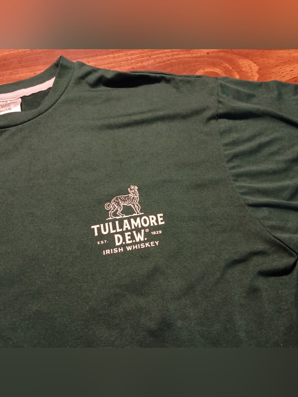TULLAMORE DEW T-SHIRT - XL // St Patricks green irish whiskey brand merch tee